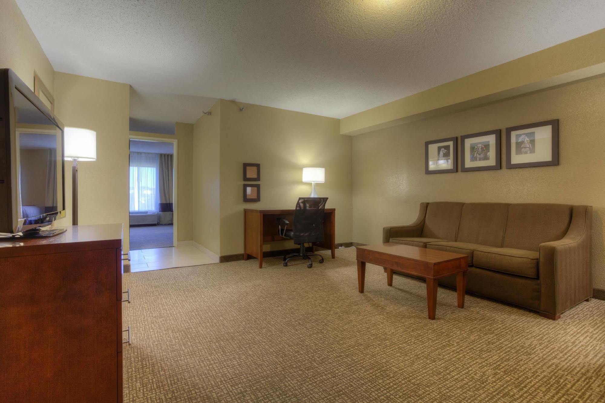 Comfort Inn & Suites Lexington Exterior photo
